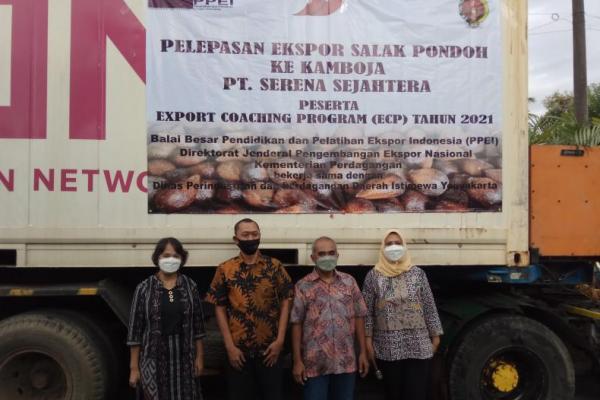 Kementerian Perdagangan melalui Balai Besar Pendidikan dan Pelatihan Ekspor Indonesia (PPEI) bersama PT Serena Sejahtera melepas ekspor produk salak pondoh asal kabupaten Sleman.