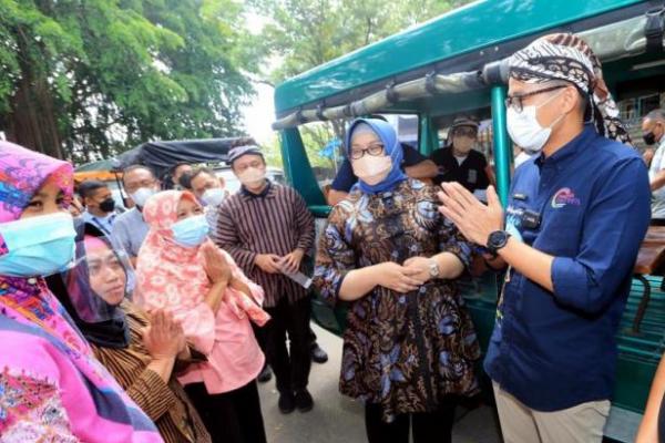 Menparekraf Sandiaga Uno membuka wisata Budaya Sangiran secara bertahap dengan menegakkan protokol kesehatan.