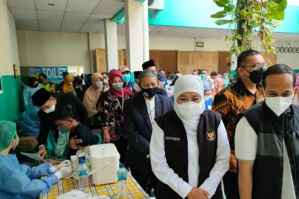 Nibras House Peduli Untuk Negeri kembali melaksanaakan vaksinasi massal dan berikan sembako ke masyarakat Jatim.