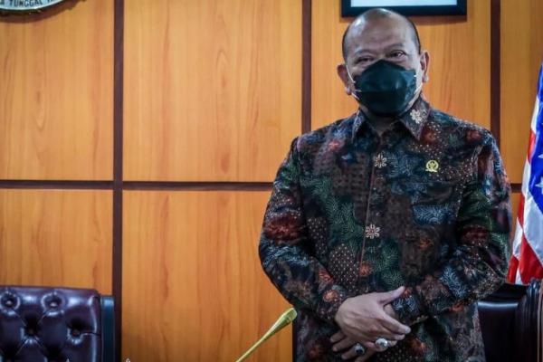 Kita tidak hanya mendukung, tetapi juga terus mendorong tumbuhnya kawasan Industri berstatus KEK ke seluruh penjuru Indonesia. Tujuannya, supaya terjadi percepatan penyebaran dan pemerataan industri nasional.