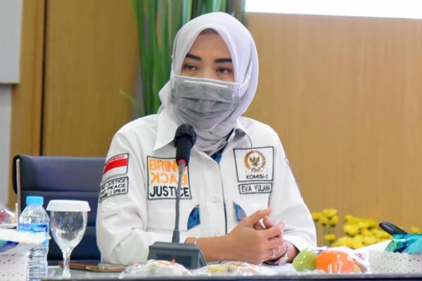 Anggota Komisi III DPR RI Eva Yuliana menyampaikan pandangannya terkait dengan tingginya angka kasus narkoba di Provinsi Sumatera Utara.