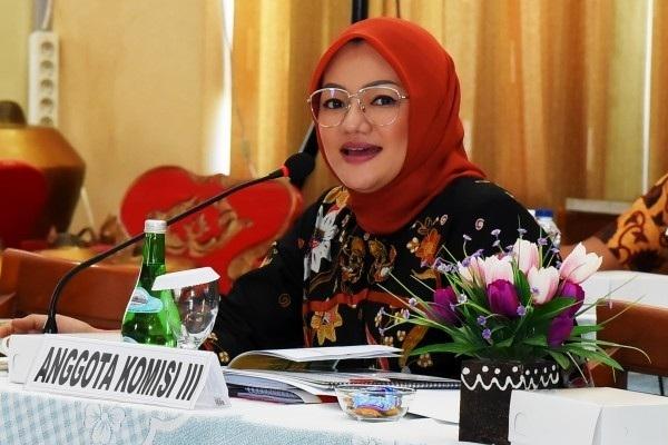 Anggota Komisi III DPR RI Adde Rosi Khoerunnisa menyoroti viralnya kasus kekerasan seksual terhadap seorang siswi SMP berinisial N di Kabupaten Lampung Utara, Lampung.
