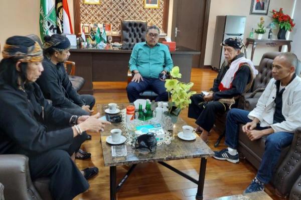 Gus Jazil mengatakan bahwa Indonesia adalah bangsa besar yang terbangun dari beragam budaya, tradisi, serta adat istiadat.