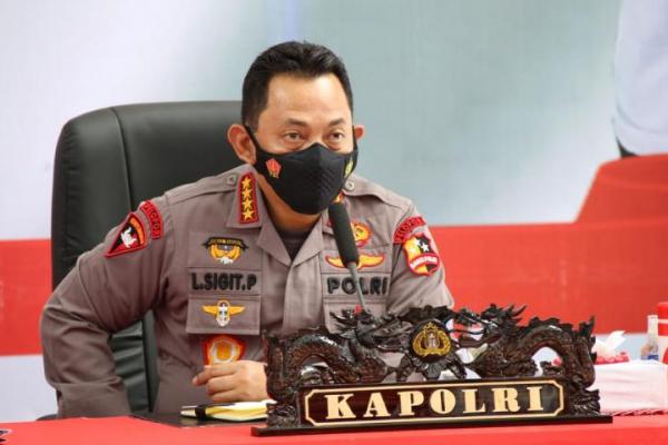 Kapolri Jenderal Listyo Sigit Prasetyo menyampaikan, jumlah aksi terorisme sepanjang 2021 mengalami penurunan sebesar 53,8 persen dibandingkan tahun 2020.