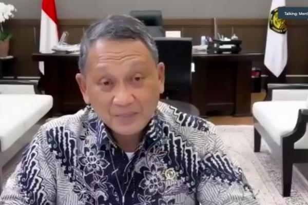Menurutnya, pembangkit energi surya dipilih karena biaya investasi yang relatif lebih rendah dan waktu implementasi yang lebih singkat, serta membuka peluang listrik energi baru terbarukan melalui ASEAN Power Grid.