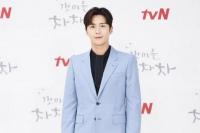 Salt Entertainment Bantah Putus Kontrak dengan Kim Seon Ho