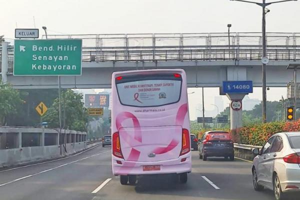 Mobil transfusi yang dihibahkan oleh Yayasan Kanker Payudara Indonesia (YKPI) ke Rumah Sakit Kanker Dharmais Jakarta, terus beroperasi di tengah pandemi Covid-19.