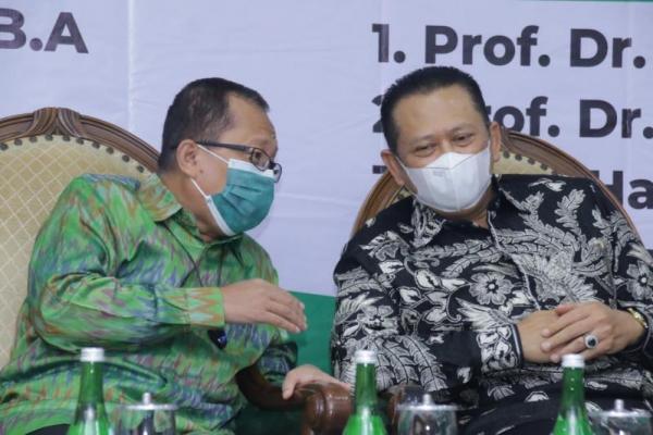 Sebagai politisi, akademisi, sekaligus juga tokoh agama, Arsul Sani sangat tepat mengupas sejauh mana agama memandang keberadaan haluan atau perencanaan dalam kehidupan manusia.