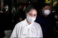 Usai Diperiksa KPK, Istri Bupati Musi Banyuasin Irit Bicara