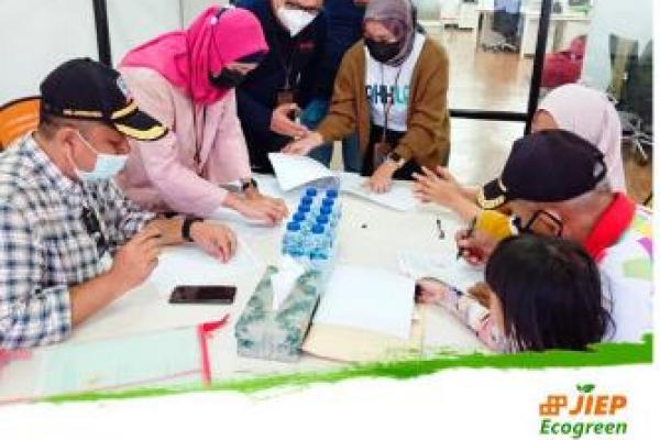 Corporate Secretary PT JIEP, Purwati mengatakan, program kemitraan merupakan bentuk dukungan terhadap UMKM dengan tujuan meningkatkan kapasitas pelaku usaha.