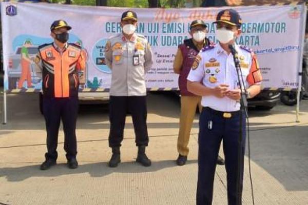 Dalam aturan ini dijelaskan bahwa kendaraan yang melanggar emisi bisa dikenai sanksi tilang oleh petugas kepolisian.