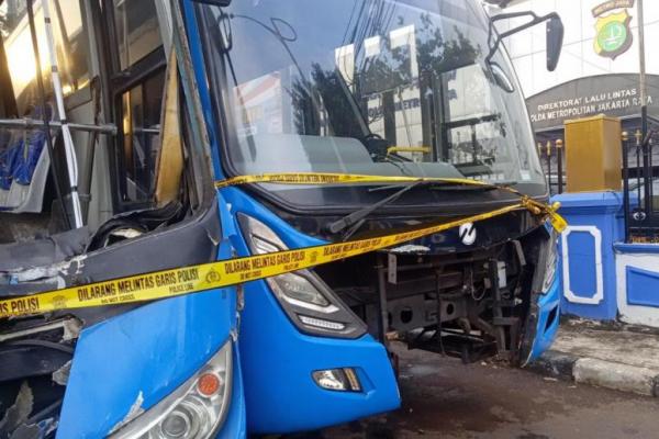 Polisi menjadikan sopir bus Transjakarta sebagai tersangka dalam kecelakaan maut di MT Haryono.