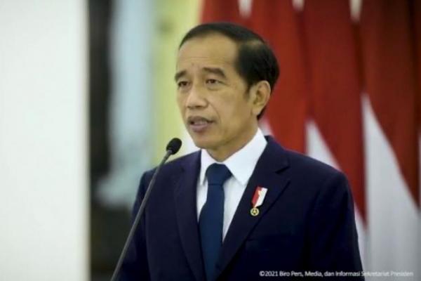 Dalam kasus pidana korupsi, Jokowi juga mengingatkan KPK tak pandang bulu menindak tegas para pelaku.