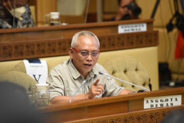 Anggota Komisi II DPR RI Arif Wibowo mendorong pemerintah menerbitkan Peraturan Pemerintah Pengganti Undang-Undang (Perppu) tentang Pemilu dan Pilkada.