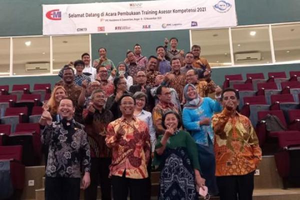 LSP Ekosistem Multimoda Indonesia (EMI) menggelar training asesor kompetensi yang akan menguji kompetensi para asesi.