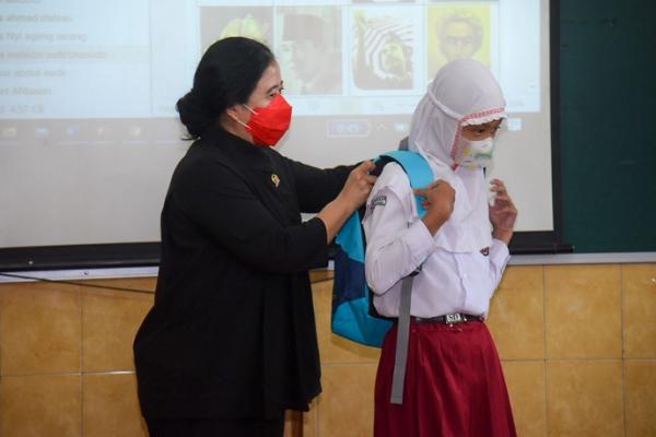 Ketua DPR RI Puan Maharani turut memantau pembelajaran tatap muka (PTM) di lingkungan sekolah, di Daerah Istimewa Yogyakarta (DIY).