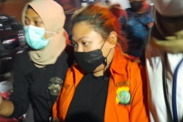 Tersangka kasus CPNS palsu, Olivia Nathania akhirnya ditahan Polda Metro Jaya.