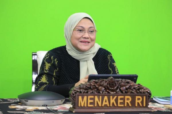 Menaker mengatakan, Kemnaker mendorong semua pihak untuk memberikan perhatian khusus kepada PMI sebelum, selama, dan setelah bekerja dari luar negeri hingga pulang sampai daerah asal, termasuk ketika menjalankan karantina.