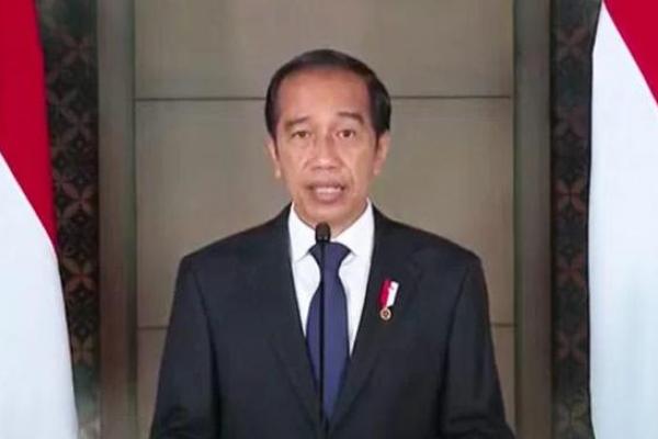 Presiden Jokowi pun mengusulkan tiga langkah yang harus dijalankan bersama oleh semua negara, yakni sinergi mengatasi emerging challenges, perkuat kemitraan global untuk Sustainable Development Goals (SDGs) dengan fokus pada pendanaan pembangunan dan penguatan sumber-sumber pertumbuhan baru.