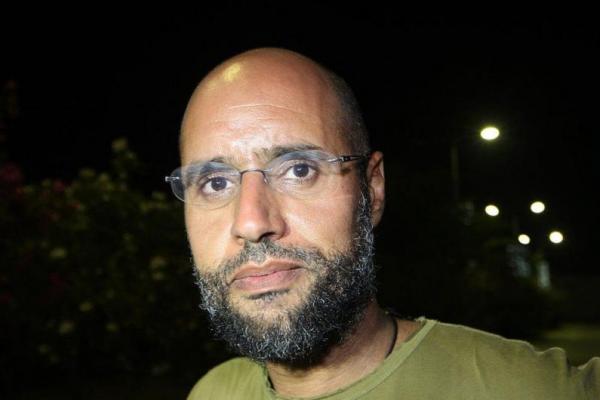 Saif al-Islam Gaddafi pernah menjadi pewaris ayahnya, tetapi dukungannya untuk tindakan brutal terhadap pengunjuk rasa 10 tahun lalu menodai citranya. Sejak pemberontakan 2011 itu, Libya masih dilanda konflik.