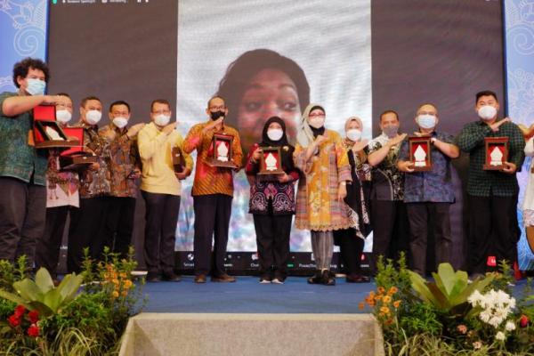 Salah satu penerimanya adalah Polbangtan Yogyakarta Magelang (YoMa), UPT di bawah Badan Penyuluhan dan Pengembangan Sumber Daya Manusia Pertanian (BPPSDMP), Kementerian Pertanian (Kementan).