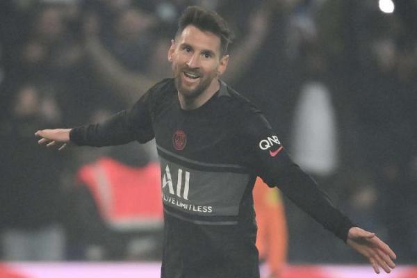 Lionel Messi mengaku senang mencetak gol perdana di Ligue 1 untuk Paris Saint-Germain (PSG), usai timnya mengalahkan Nantes 3-1 pada Sabtu (20/11) malam.