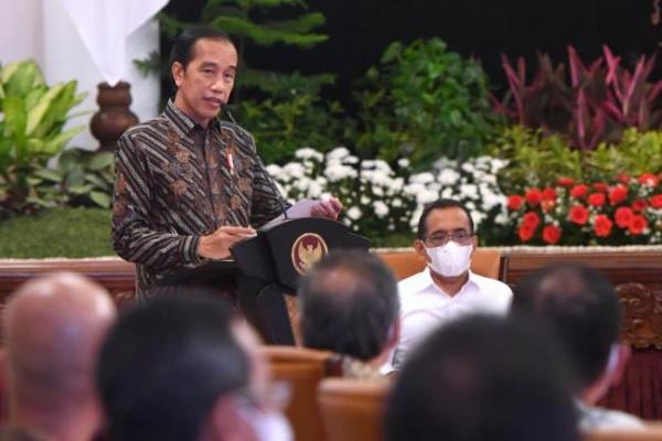 Selama 7 tahun menjabat kepala negara, Jokowi hanya menempatkan isu antikorupsi sebagai jargon belaka.