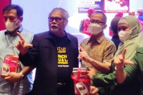 Protes keras Ketua Komnas Perlindungan Anak Arist Merdeka Sirait terkait pelabelan bahaya BPA di air isi ulang.
