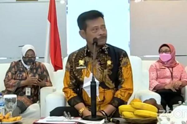 Meningat kekurangan tersebut, Syahrul pun meminta para Penyuluh Pertanian Lapangan (PPL) tidak melakukan kesalahan dalam melakukan pendataan penerima pupuk subsidi.