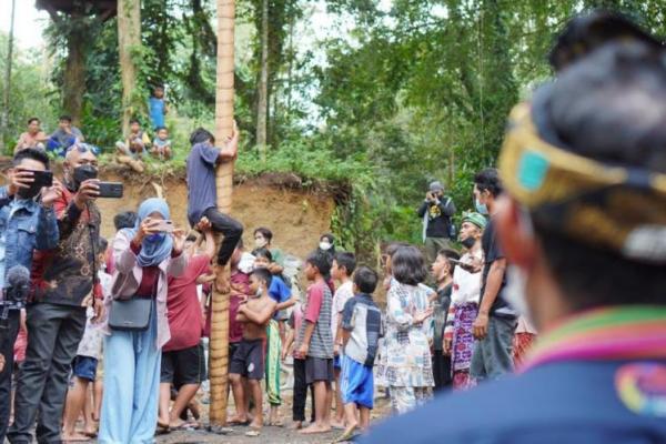 Panjang Pinang merupakan tradisi leluhur yang sudah mengakar dan harus dilestarikan dan dijaga baik.