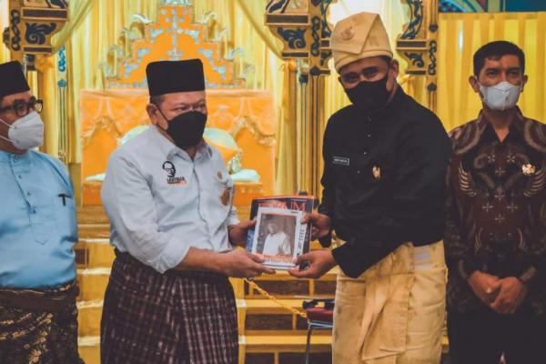 Mudah mudahan kedatangan bapak membawa kebahagiaan bagi seluruh masyarakat Kota Medan. Sekiranya bapak bisa memberikan masukan, arahan, bimbingan, sekaligus kepada kami, ke Pemerintah Kota dan masyarakat Kota Medan.