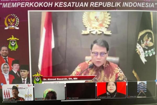 Jika dasar dan bentuk negara diubah, Indonesia pasti tidak akan menjadi negara kesatuan Republik Indonesia.