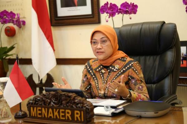 Oleh karenanya, saya kembali meminta kepada semua pihak khususnya para Kepala Daerah untuk mengikuti ketentuan pengupahan sebagaimana diatur dalam PP 36/2021.