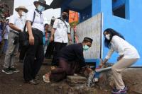 Ewindo Gandeng Universitas Jember Beri MCK dan Pipanisasi untuk Petani