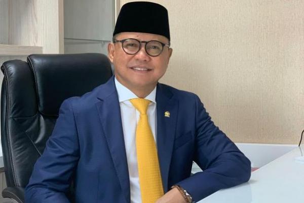 Saya kira pemerintah harus memberi perhatian kepada industri-industri produk halal, sehingga bisa bersaing dan bisa masuk di pasar global.