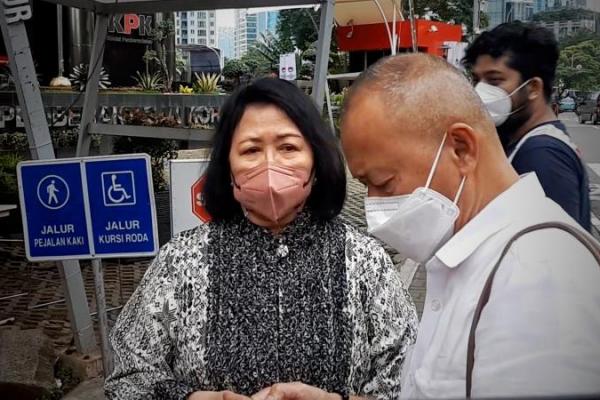 Eliza pun ogah mengonfirmasi soal asal usul dan peruntukan uang Rp1,5 miliar yang ditemukan tim penyidik saat melakukan OTT terhadap Dodi Reza. 