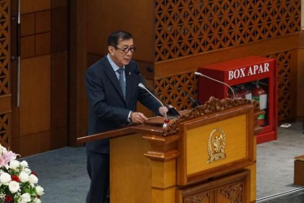Rancangan Undang-Undang menjadi Undang-Undang telah disahkan oleh DPR RI dalam Rapat Paripurna di Gedung Parlemen, Jakarta, Selasa (7/12)