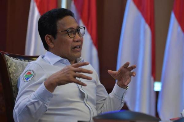 Hingga 7 Desember 2021, Kemendes PTT mencatat setidaknya ada 46.905 desa yang menyediakan tempat cuci tangan di ruang publik, dan 45.081 desa menyediakan masker bagi warganya.