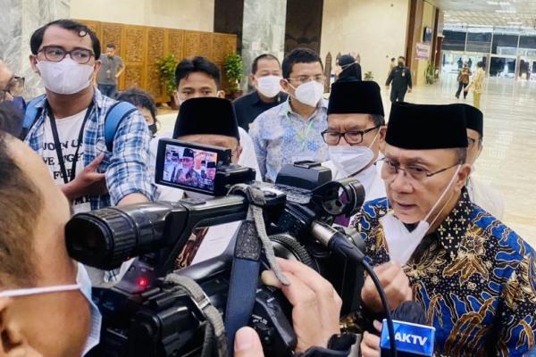 Soal reshuffle itu hak prerogatifnya presiden gitu, kota tidak pernah bicara itu. Kalau kader ditugaskan kita untuk membantu pemerintahan namanya juga negara pasti kader terbaik akan diberikan.