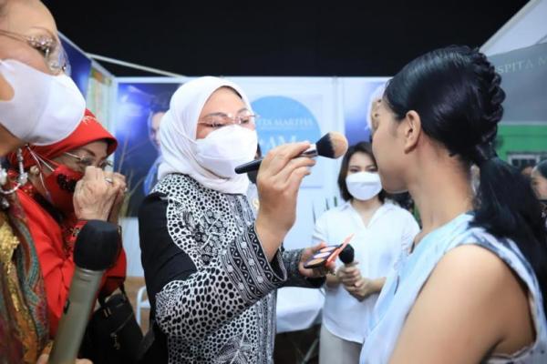 Adanya Standar Kompetensi Kerja Nasional Indonesia (SKKNI) diyakini Menaker Ida, akan mampu menjawab pandangan-pandangan miring terhadap pekerja Spa, Pemandu Karaoke dan pekerja salon.