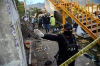 Truk Pembawa Migran Terguling, 53 Orang Tewas