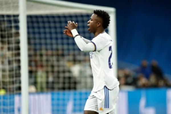 Vinicius Jr menderita Covid-19 setelah dites positif, tetapi sejak itu dinyatakan negatif dan kembali berlatih penuh dengan rekan satu timnya.