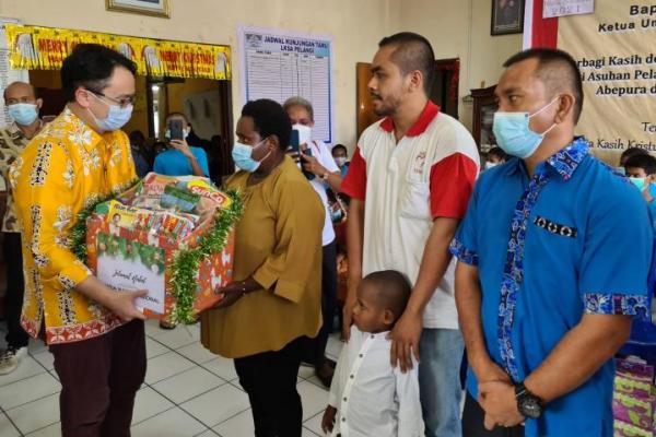 gotong-royong sesama anak bangsa