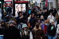 Inggris Hapus Kewajiban Isoman Mulai Pekan Ini