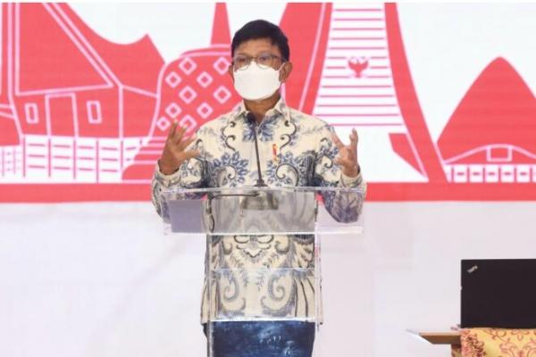 Menteri Johnny menyatakan Kementerian Kominfo berupaya menyediakan infrastruktur digital agar menjadikan pariwisata di NTT sebagai kawasan pariwisata premium.