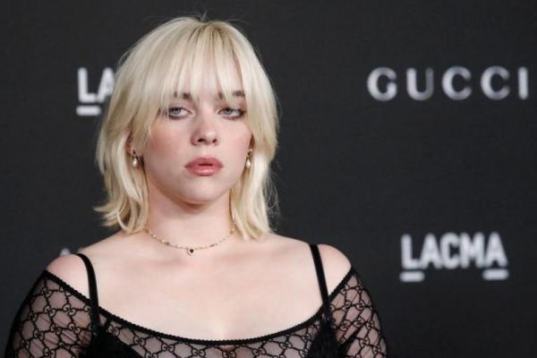 Penyanyi pemenang Grammy Award, Billie Eilish, mengakui bahwa dia pernah kecanduan menonton film porno sejak usia 11 tahun. Dia mengungkapkan betapa buruknya efek pornografi terhadap kehidupan pribadinya saat itu.