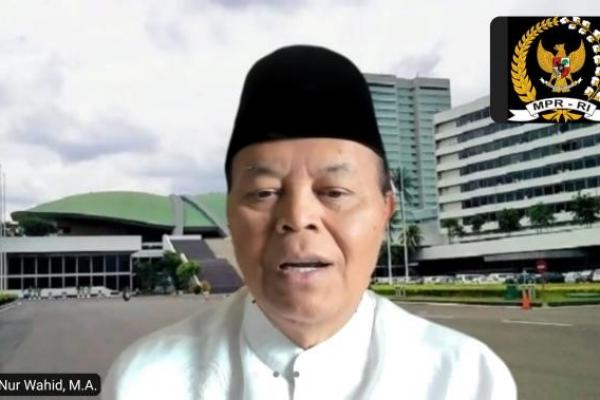 HNW sapaan akrab Hidayat Nur Wahid menilai, kondisi ketika kebijakan PTM 100 Persen dikeluarkan melalui SKB 4 Menteri yakni pada 21 Desember 2021, telah berubah signifikan di awal tahun 2022.