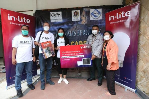 Jurnaslis Bergerak untuk Korban Erupsi Semeru terangi lokasi bencana bersama karya anak bangsa.