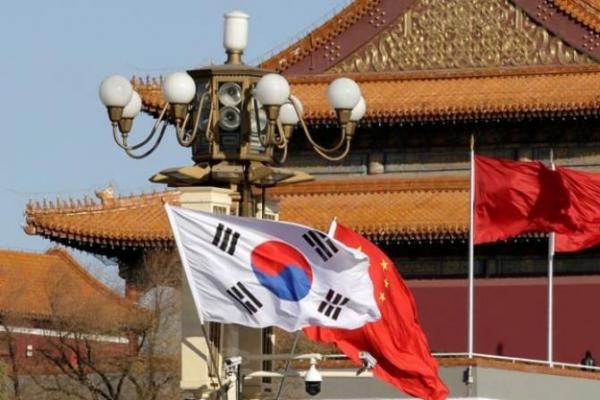 Wakil Menteri Luar Negeri Choi Jong-kun dan para pembantunya akan mengadakan pembicaraan daring pada hari Kamis dengan tim yang dipimpin oleh Wakil Menteri Luar Negeri China Le Yucheng, pertemuan pertama sejak Juni 2017.
