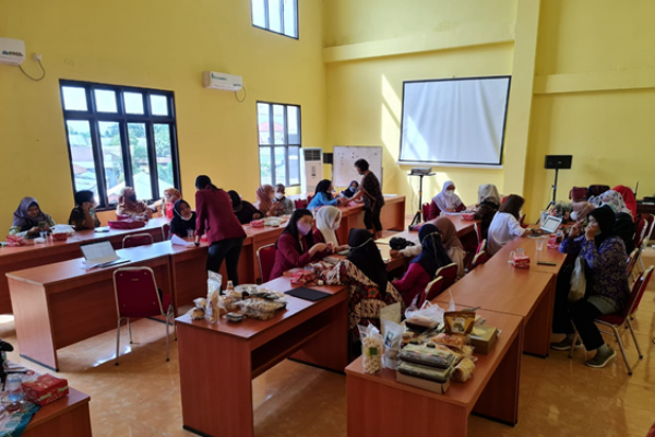 Tim dari Universitas Tarumanagara (Untar) melakukan penadampingan kewirausahaan terhadap 100 usaha mikro kecil menengah (UMKM) di Kabupaten Belitung, Provinsi Bangka Belitung.